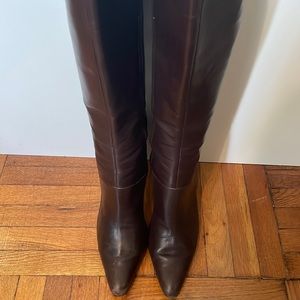 Knee-high, pointed toe, high-heeled boots